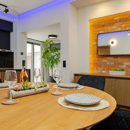 Noir - Chic 2br House Near Feriehus Maleme
