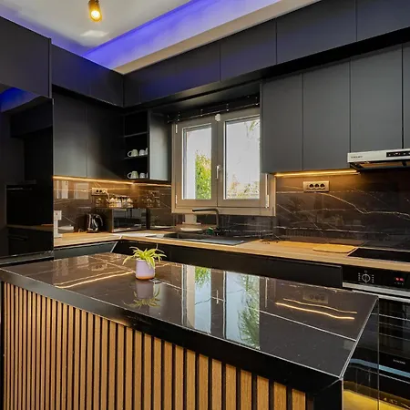 Noir - Chic 2br House Near Casa vacanze *
