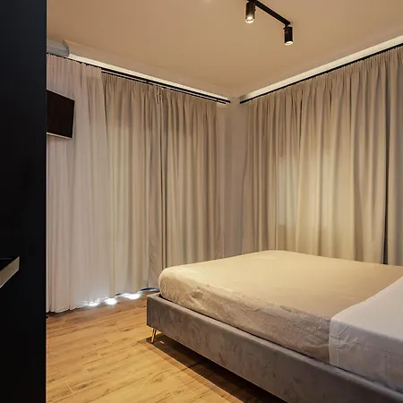 Holiday home Noir - Chic 2br House Near *