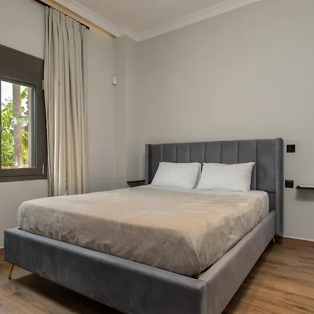 Noir - Chic 2br House Near * Maleme